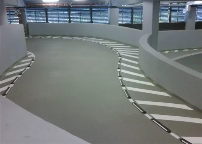 Parkeringsavskiljare, hel reflexremsa1